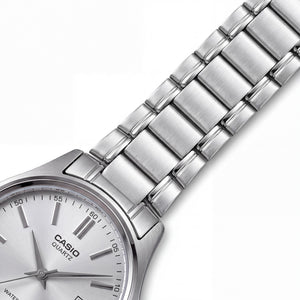 Casio 19728 Women's Watch — front view, Quartz movement 28mm
