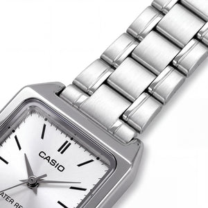 Casio LTP-V007D-7E Women's Watch — front view, Quartz movement 22mm