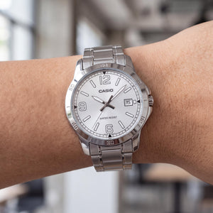 Casio MTP-V004D-7B2 Men's Watch — side view, Stainless Steel case 41.5mm