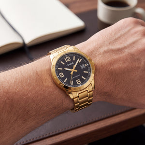 Casio MTP-V004G-1B Men's Watch — side view, Stainless Steel case