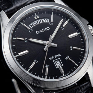 Casio MTP1370L-1A Unisex Watch — front view, Quartz movement 45mm