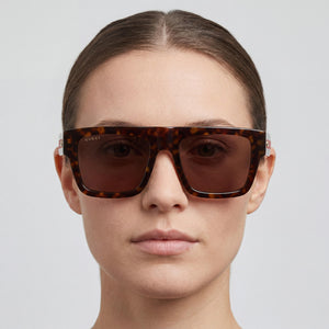 Gucci GG1868S Rectangle Sunglasses Unisex — interior view, Brown lens detail
