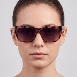 Guess Gu00105 Rectangle Sunglasses for Women — interior view, Non-Polarized lens detail