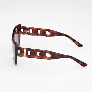 Guess GU00111 Cat-eye Sunglasses Women — side view, Non-Polarized Gradient Brown lens