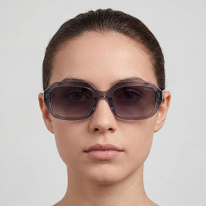 Guess GU8244 Rectangle Sunglasses Unisex — side view, Non-Polarized Dark Grey Gradient lens