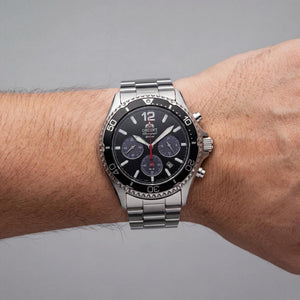 Orient Modern Men's Watch — side view, Sapphire crystal dial window