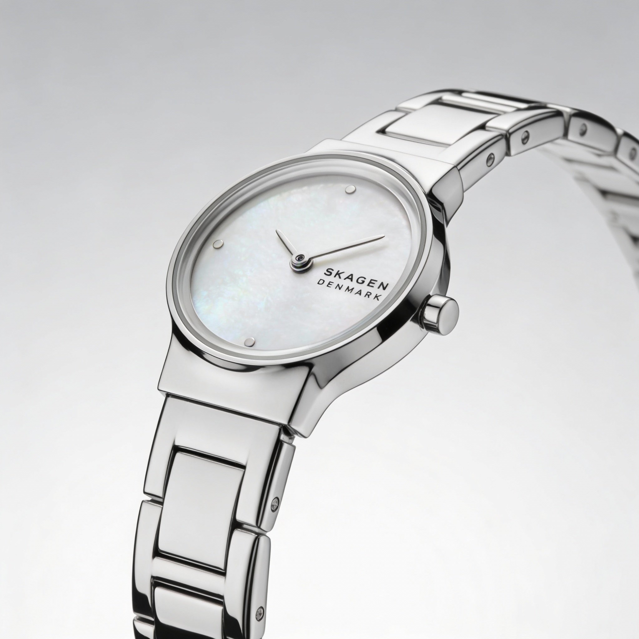 Skagen Freja Lille Women's Silver Stainless Steel White Mother-of-Pearl Dial Scratch-Resistant 26mm Watch
