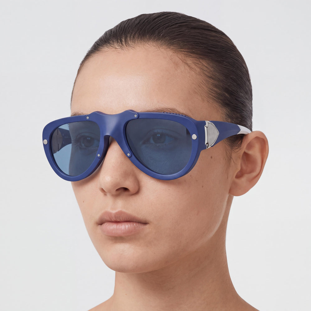 Burberry Wayfarers Aviator Sunglasses Unisex — side view, Polarized Blue lens