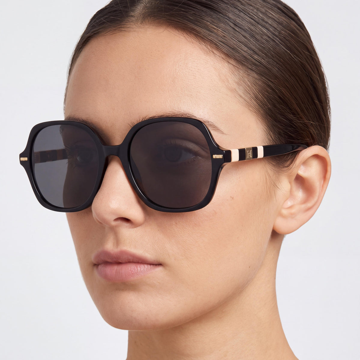 Carolina Herrera 0106/S Black Square Sunglasses for Women, 55mm, Photo 5