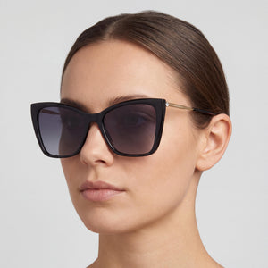 Carolina Herrera HER 0180/S Black Sunglasses Women — lifestyle wear, outdoor commute and office breaks