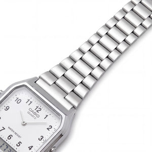 Casio AQ-230A-7B Men's Watch — front view, Quartz movement 29.8mm