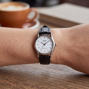 Casio LTP-1094E-7ARDF Women's Watch — side view, 40mm case detail
