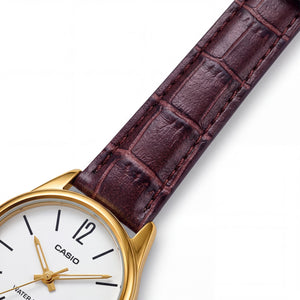 Casio LTP-V005GL-7BUDF Women's Watch — front view, Quartz movement 28mm