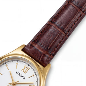 Casio LTP-V006GL-7BUDF Women's Watch — front view, Quartz movement 40mm