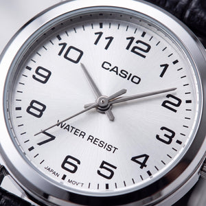 Casio LTPV001L-7B Women's Watch — front view, Quartz movement 25mm