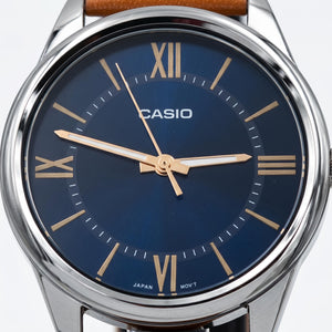 Casio MTP-V005L-2B5 Men's Watch — side view, Stainless Steel case 40mm