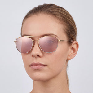 Coach Hc 7107 Aviator Sunglasses Unisex — interior view, Non-Polarized lens detail