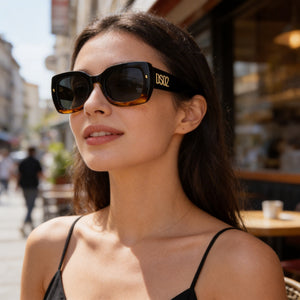 Dsquared2 D2 0061/S Rectangle Sunglasses Unisex — side view, Non-Polarized Brown Horn lens