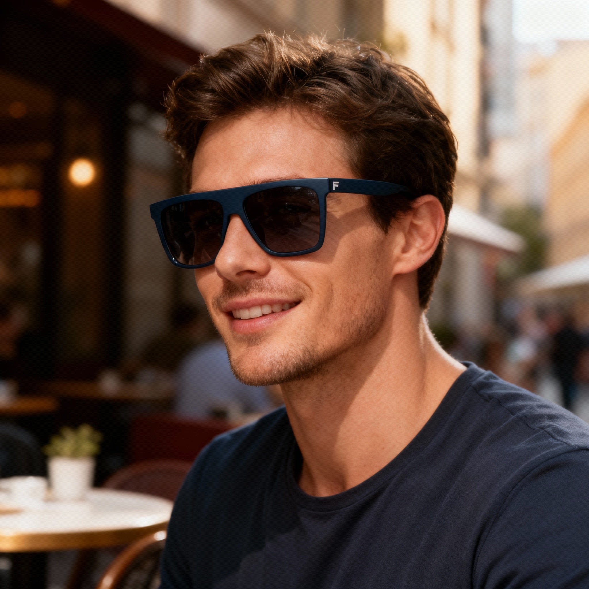 Gafas de sol Fila Casual para hombre, sin polarizar, inyectadas, con montura azul noche mate y lentes azules degradadas de 60 mm, Photo 5