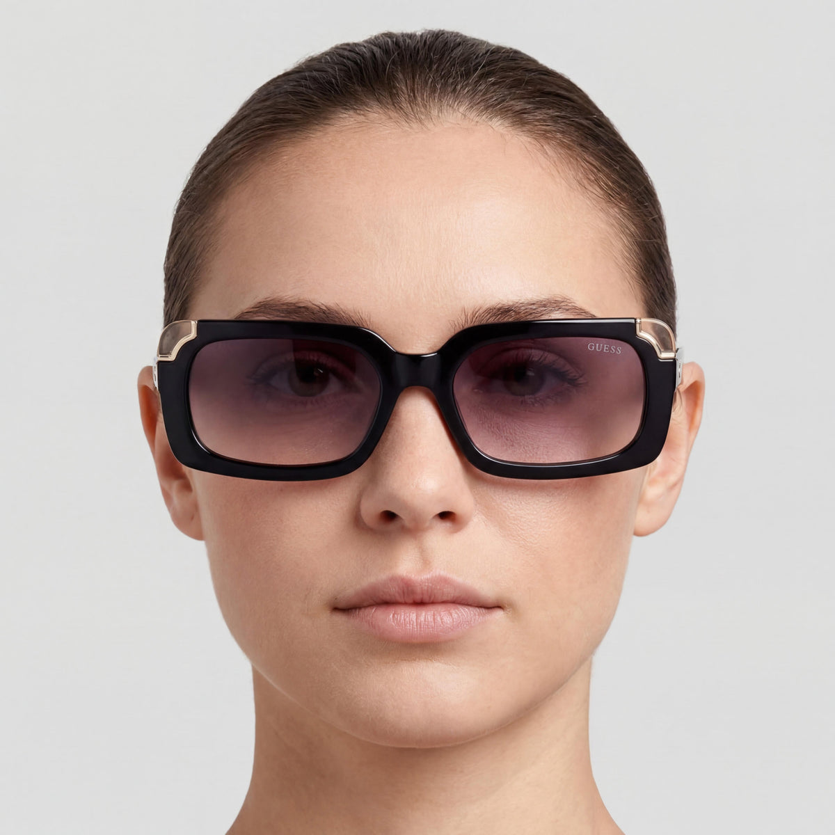 GUESS GU7841 01B 59 Gafas de sol de plástico inyectado para mujer Negro Brillante Lentes Gris Oscuro Degradado 59mm Protección UV, Photo 5