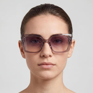 Guess GU7908 Pink Sunglasses Women — lifestyle wear, garden parties and weekend brunches