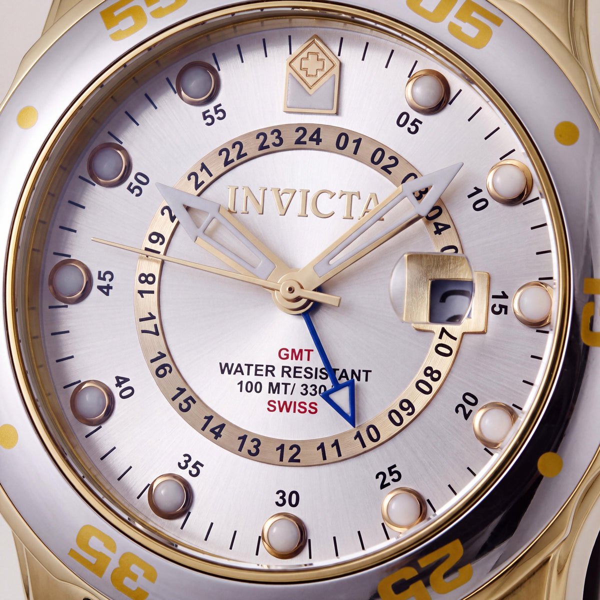 Invicta Unisex de tono plateado con movimiento de cuarzo suizo, caja de acero inoxidable con chapado en oro de 18k, correa negra y hora mundial, Photo 2