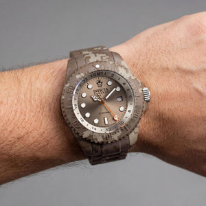 Invicta Classic Men's Watch — side view, Steel case 52mm