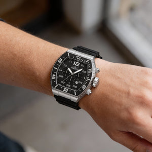 Invicta Pro Diver 47282 Unisex Watch — side view, Stainless Steel case 51mm