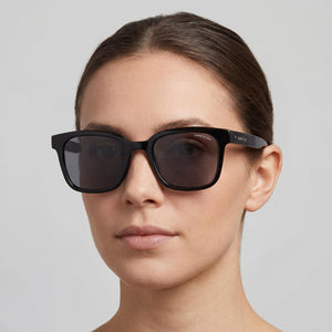 Kenneth Cole Kc5101a Rectangle Sunglasses for Women — interior view, Smoke lens detail