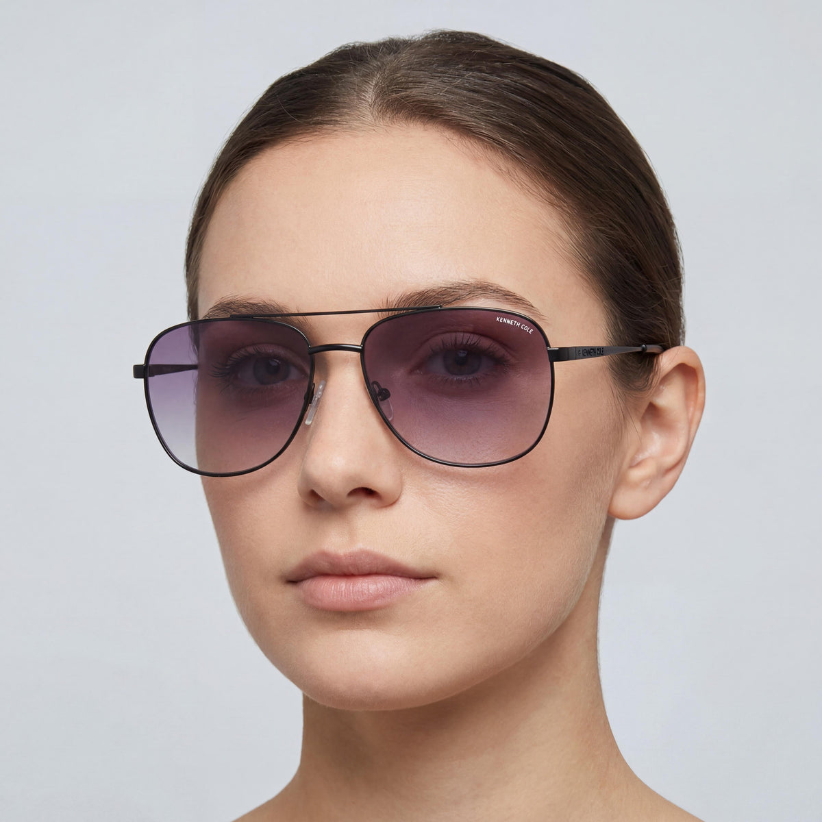 Gafas de sol Kenneth Cole New York Kc5901b de metal para mujer, montura negra brillante con lentes ahumadas degradadas, 59 mm, Photo 4