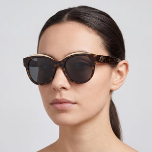 Moschino Mos 33/S Oval Sunglasses for Women — interior view, Non-Polarized lens detail