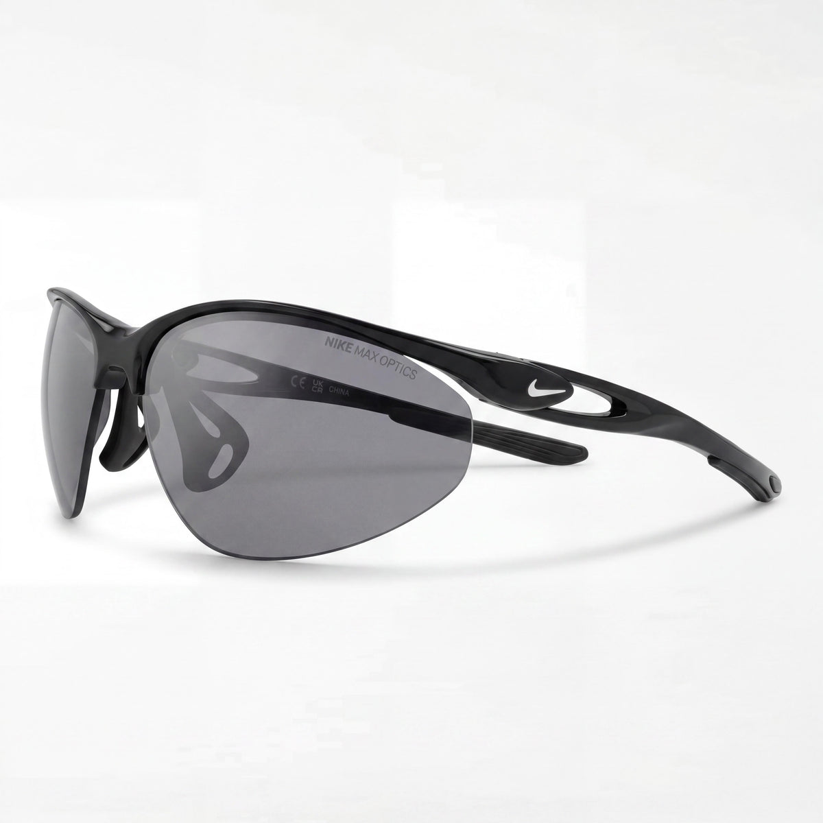 Nike NIKE AERIAL DZ7352 Gafas de sol unisex envolventes negras, gris oscuro, aleación de acero, sin polarizar, protección UV, 69 mm, Photo 1