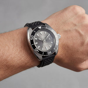 Oceanaut Men's Watch — side view, Stainless Steel case