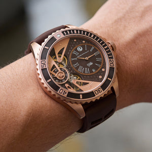 Oceanaut Men's Watch — side view, Stainless Steel case 40mm