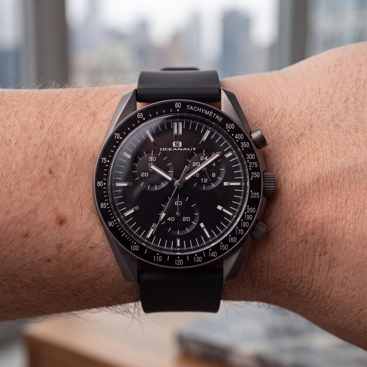 Reloj de hombre Oceanaut OC7580 Modern, caja de plástico negro, esfera negra, correa de cuero, movimiento de cuarzo, resistente al agua, Photo 4