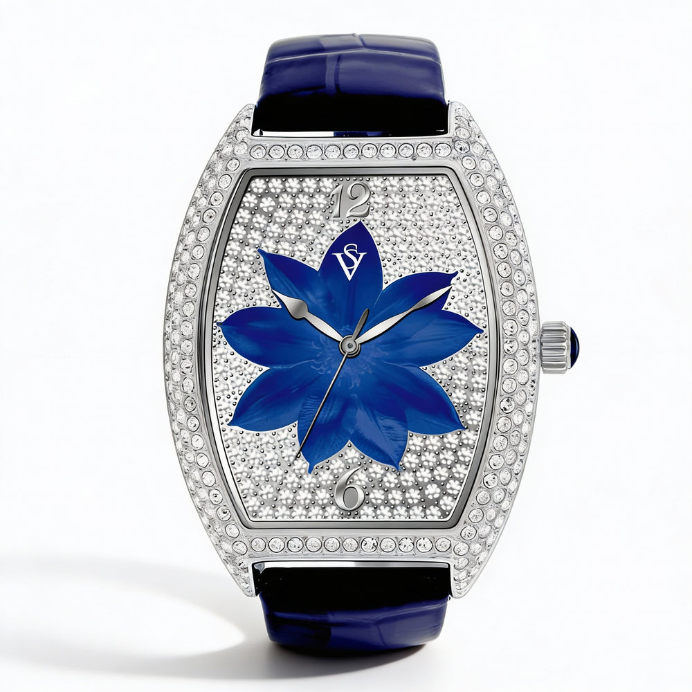 Reloj Christian Van Sant para mujer con movimiento de cuarzo, esfera azul, caja de acero inoxidable, correa de cuero y resistente al agua.