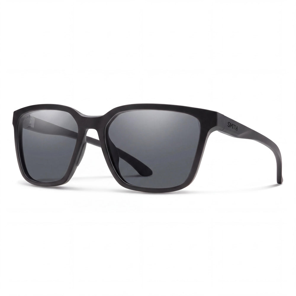 Gafas SMITH Shoutout CORE 003/M9 Unisex con montura ecológica Matte Black, lentes grises, protección UV, 52 mm