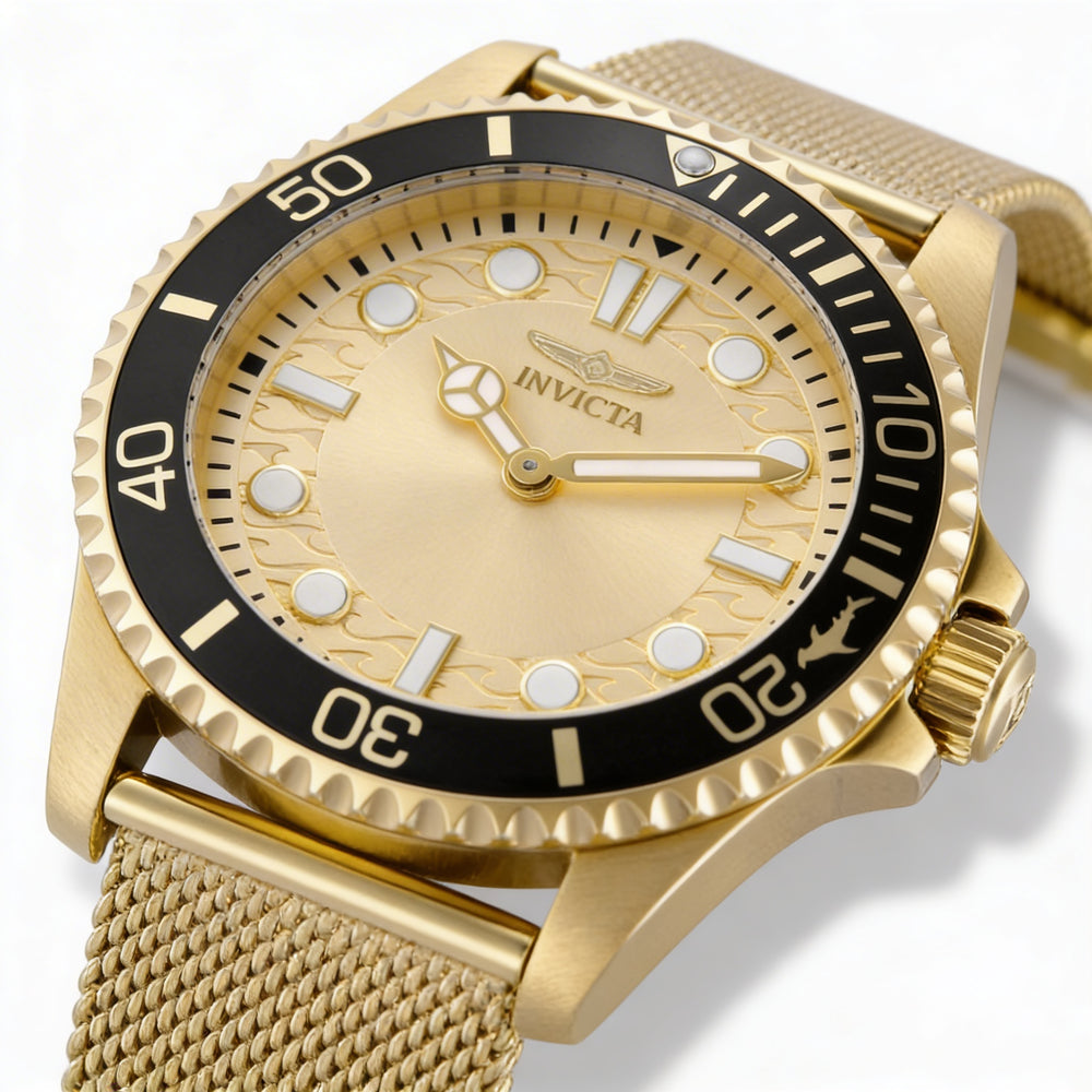 Reloj de cuarzo unisex Invicta Pro Diver 49690 con esfera dorada, caja y pulsera de acero inoxidable, 43 mm, resistente al agua hasta 10 ATM.