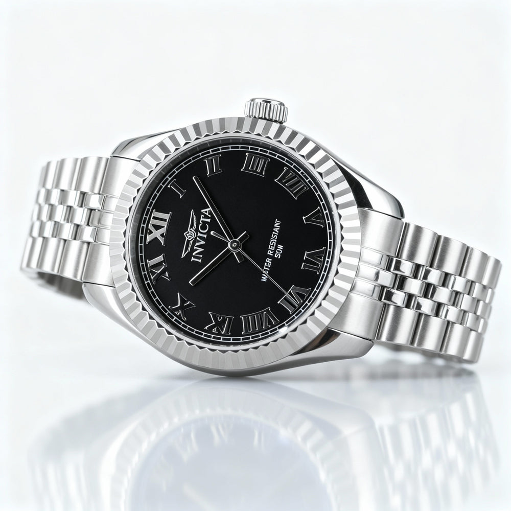 Reloj Invicta Specialty 47408 unisex de acero inoxidable plateado con esfera negra y pulsera resistente al agua de 36 mm.