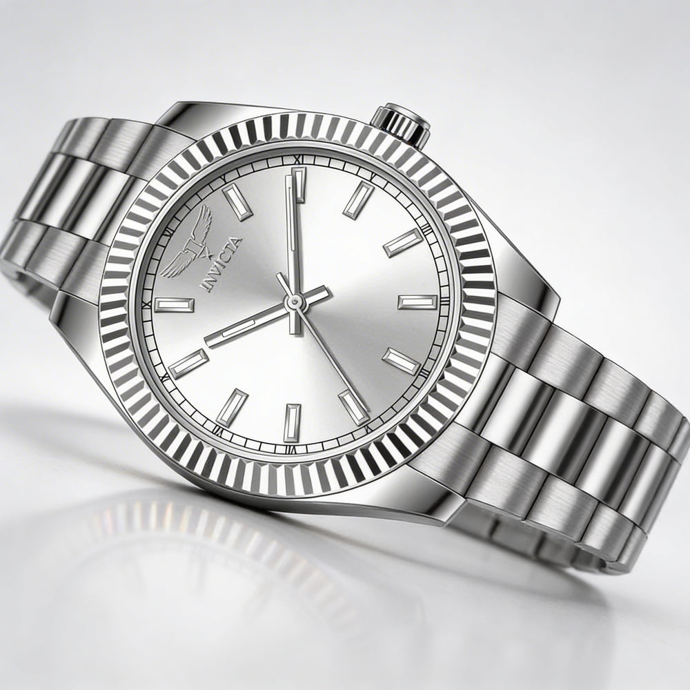 Reloj Invicta Specialty 69013 unisex de cuarzo con pulsera de acero inoxidable plateada y resistente al agua hasta 3 ATM, 40 mm
