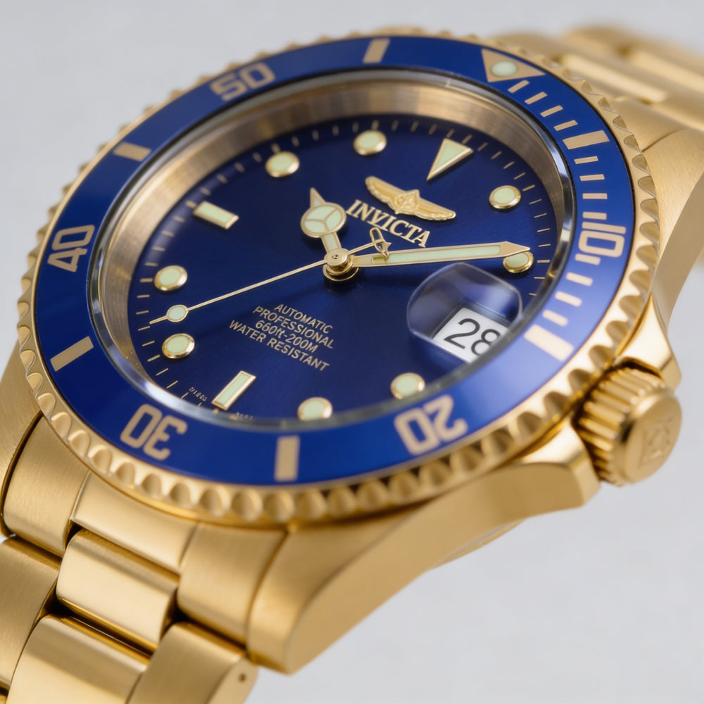 Reloj automático Invicta Pro Diver para hombre, de acero inoxidable y pulsera dorada, esfera azul, 40 mm, brilla en la oscuridad.