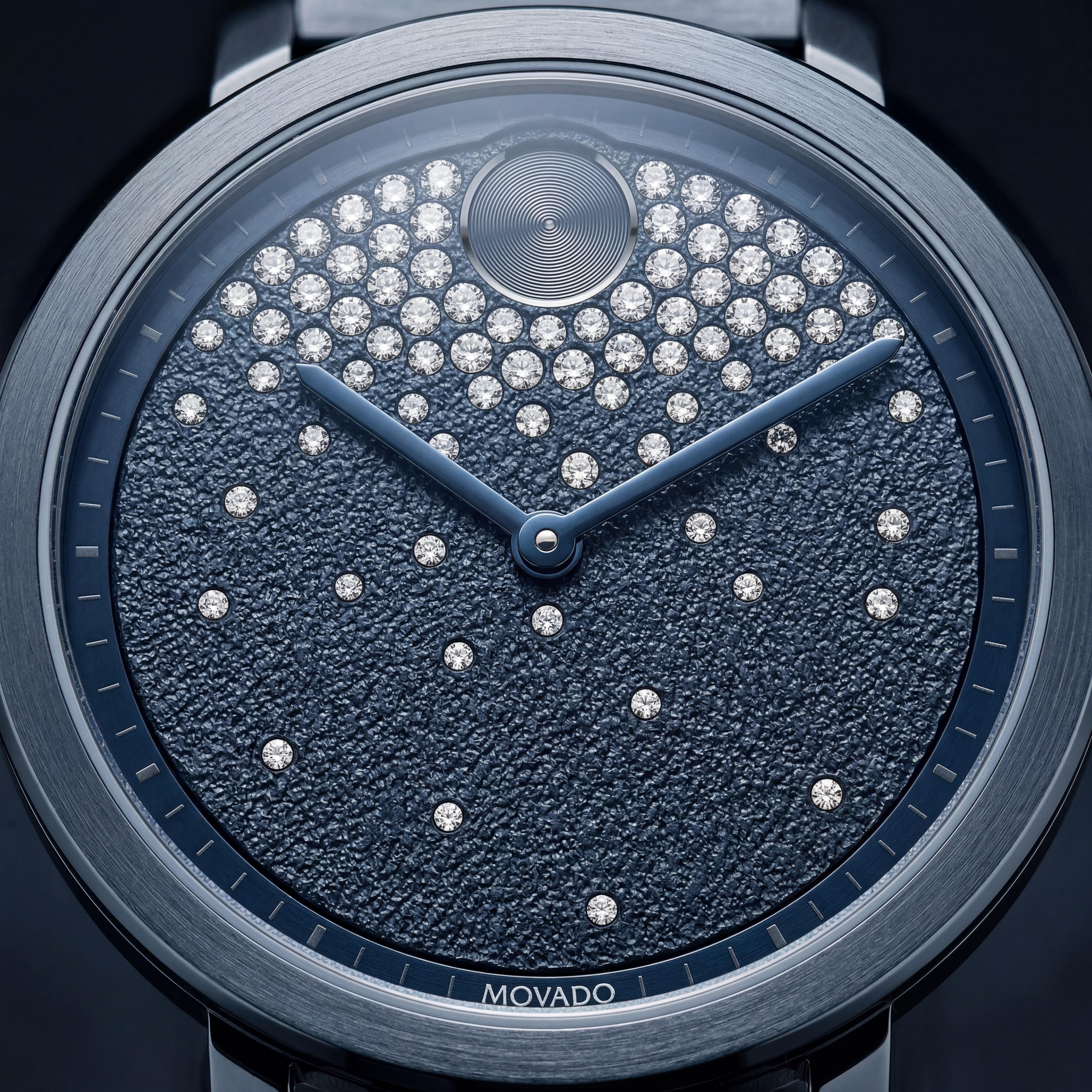Movado BOLD Reloj de cuarzo de acero inoxidable chapado en iones azules de 34 mm para mujer con esfera esmerilada y cristales en cascada, Photo 2