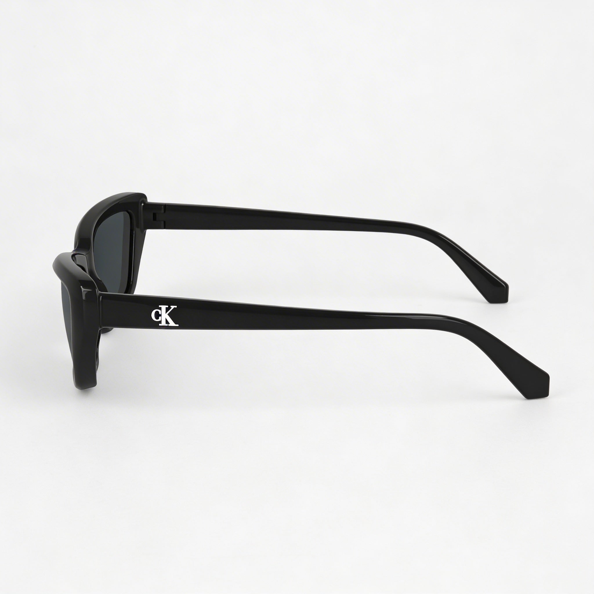 Calvin Klein Ckj24623s Gafas de sol para mujer con protección UV, de 55 mm, con marco de resina vegetal y mariposa negra, fabricadas con Tritan Renew, Photo 3