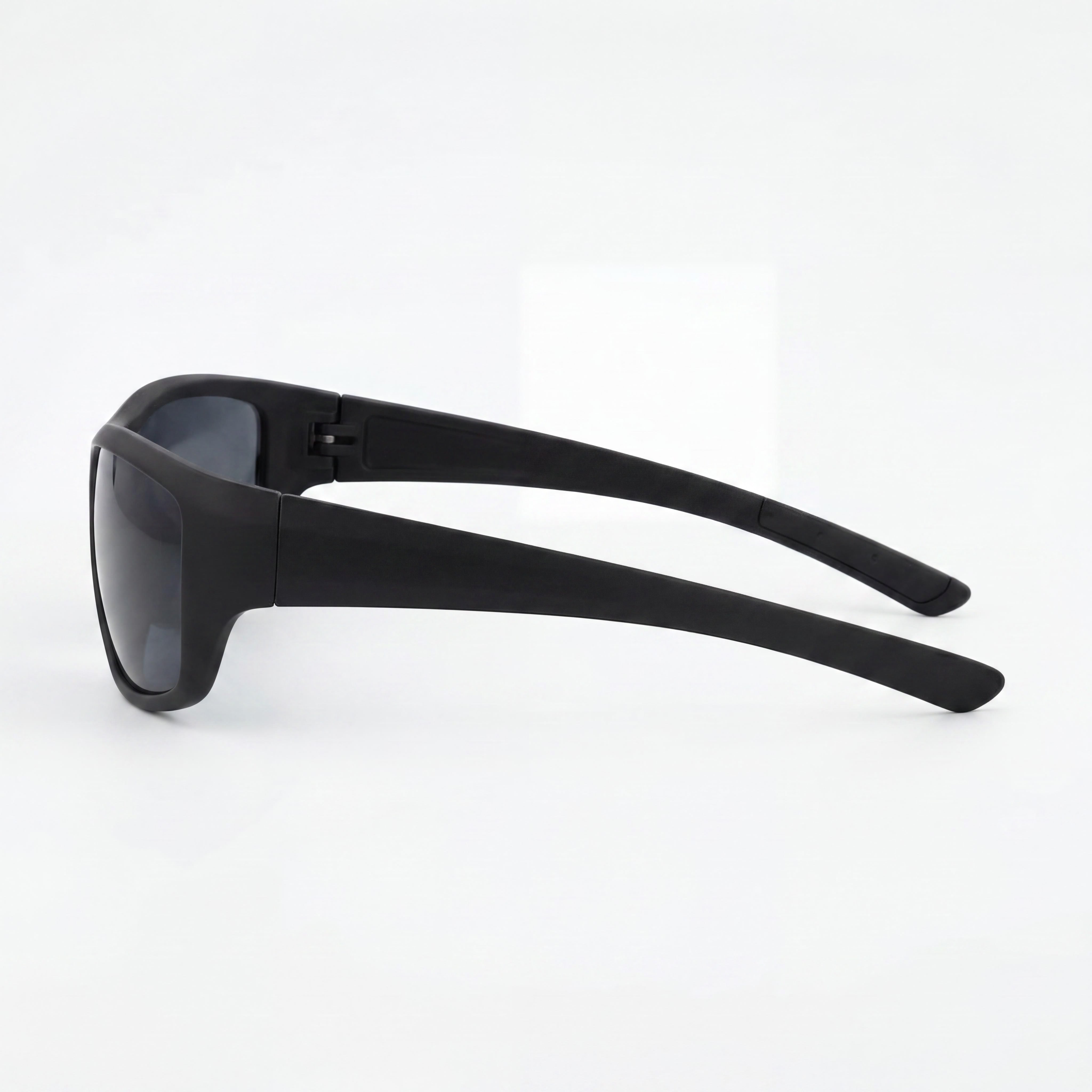Columbia C525SP UTILIZER Men's Matte Black Plastic Frame Smoke Polarized UV Protected Sunglasses 62mm, Photo 3