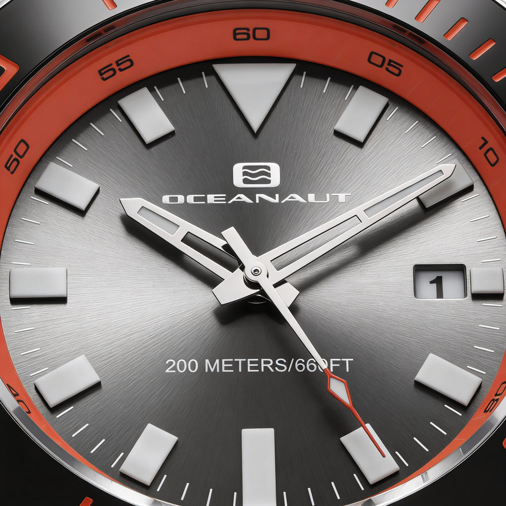 Reloj Oceanaut para hombre con movimiento de cuarzo, esfera gris, indicador de fecha, resistencia al agua de 20 ATM y mineral resistente a arañazos.