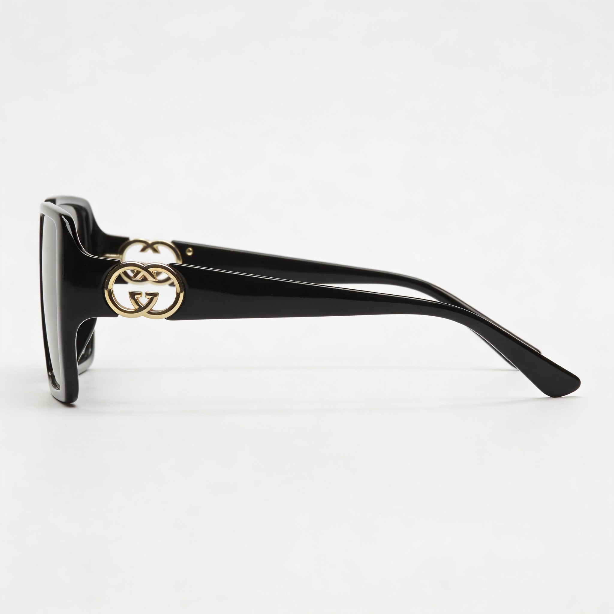 Gucci Women's Classic Black Grey Plastic Frame Sunglasses with Non-Polarized Composite Lenses 54-18-135mm, Photo 3