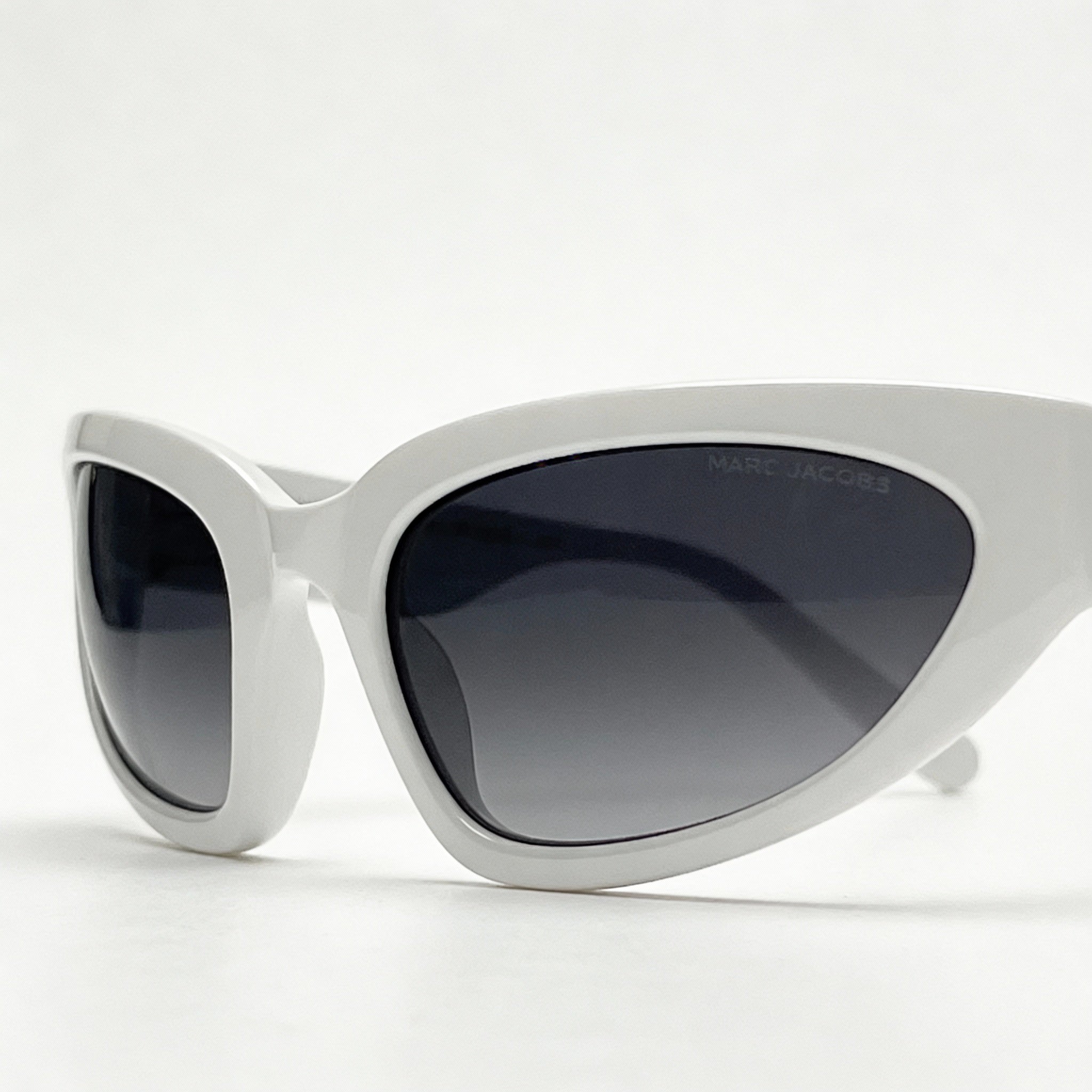 Marc Jacobs Marc 738/S Women's White, Black Cellulose Propionate Frame Dark Grey Shaded Non-Polarized Sunglasses 61mm, Photo 3