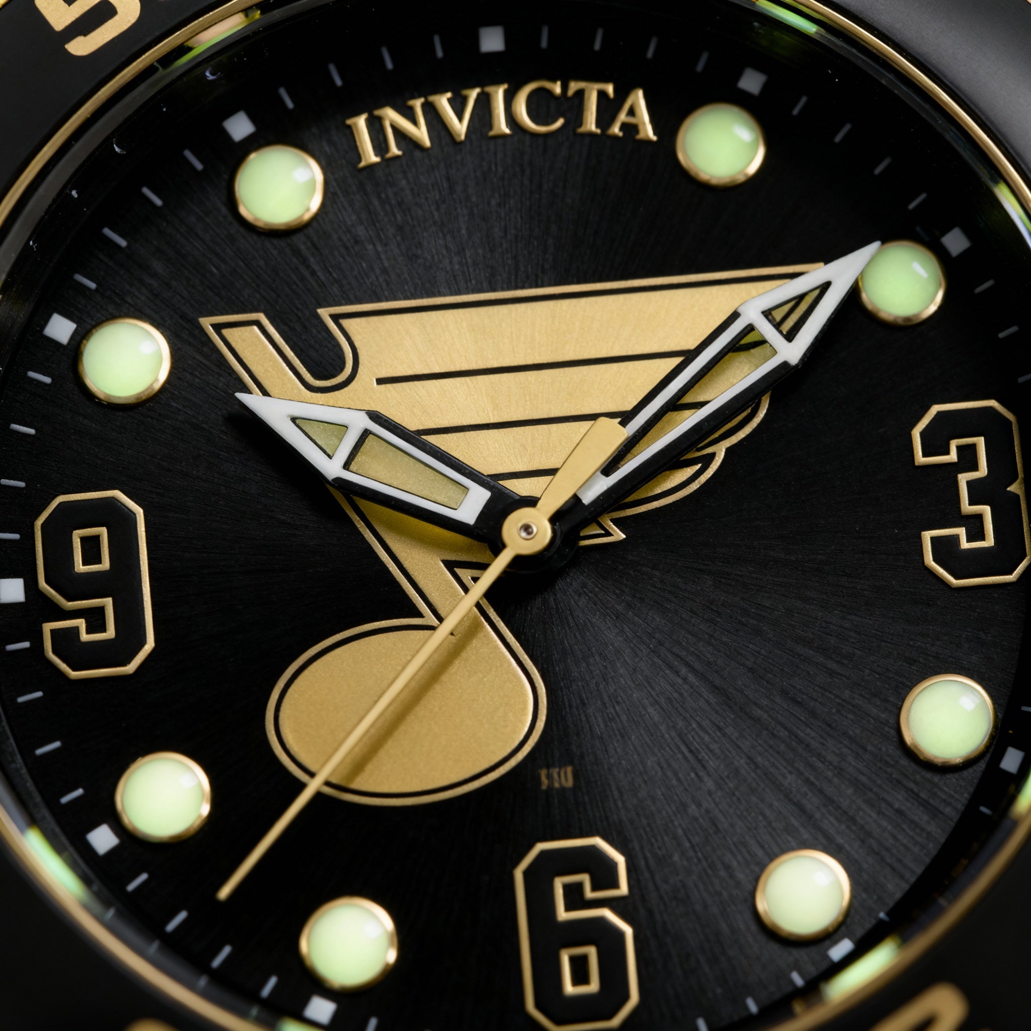 Invicta IN-42313-AMZUK Men's Quartz Water Resistant Watch, Black Stainless Steel Case, Two-Tone Polyurethane Band, 48mm