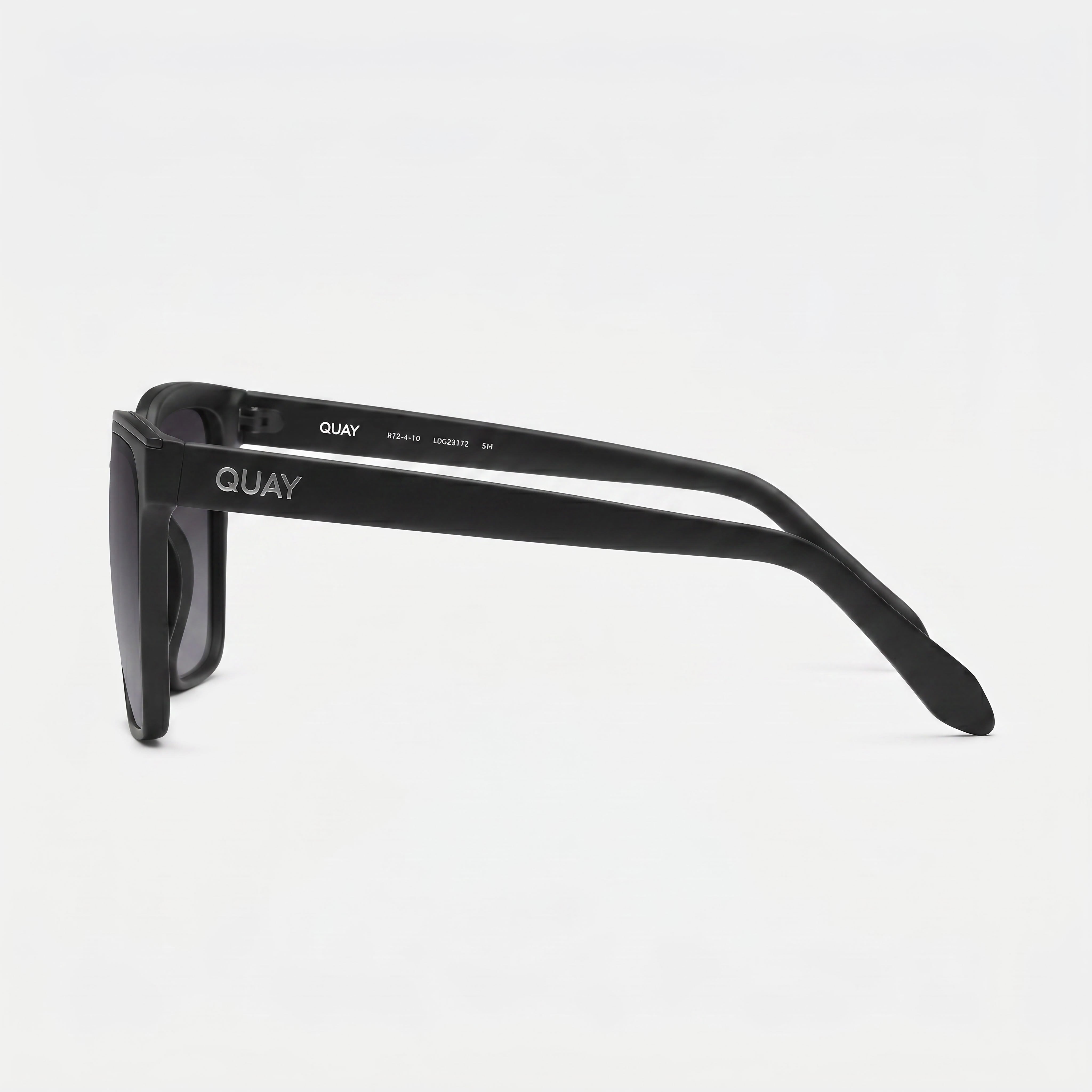 QUAY AUSTRALIA Gafas de sol de mujer Level Up con montura cuadrada de inyección negra, lentes polarizadas gris humo y protección UV 58-17-150, Photo 3