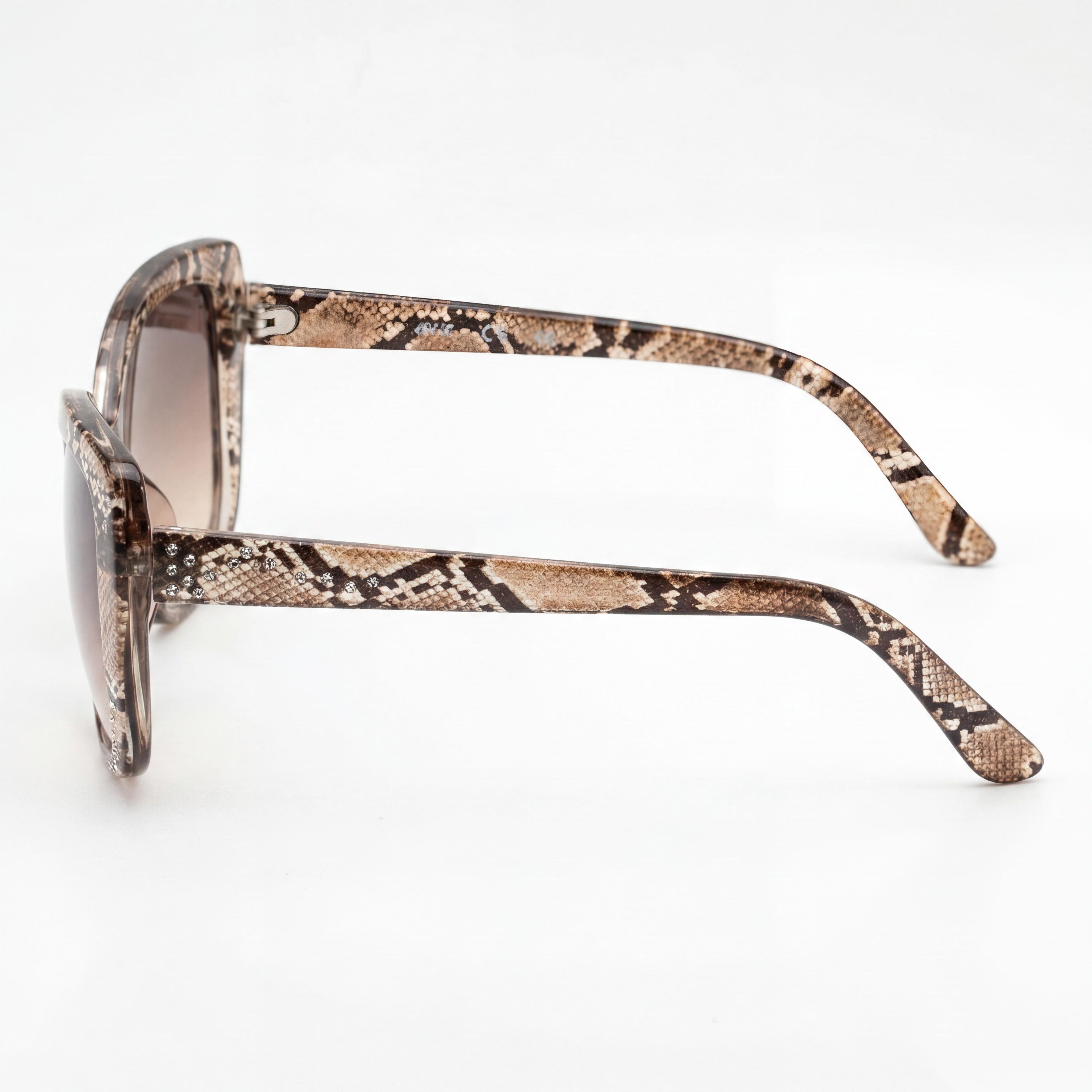 GUESS Women's Contemporary Light Brown Plastic Frame Polarized Brown Gradient UV Protected Sunglasses 57mm, Photo 3